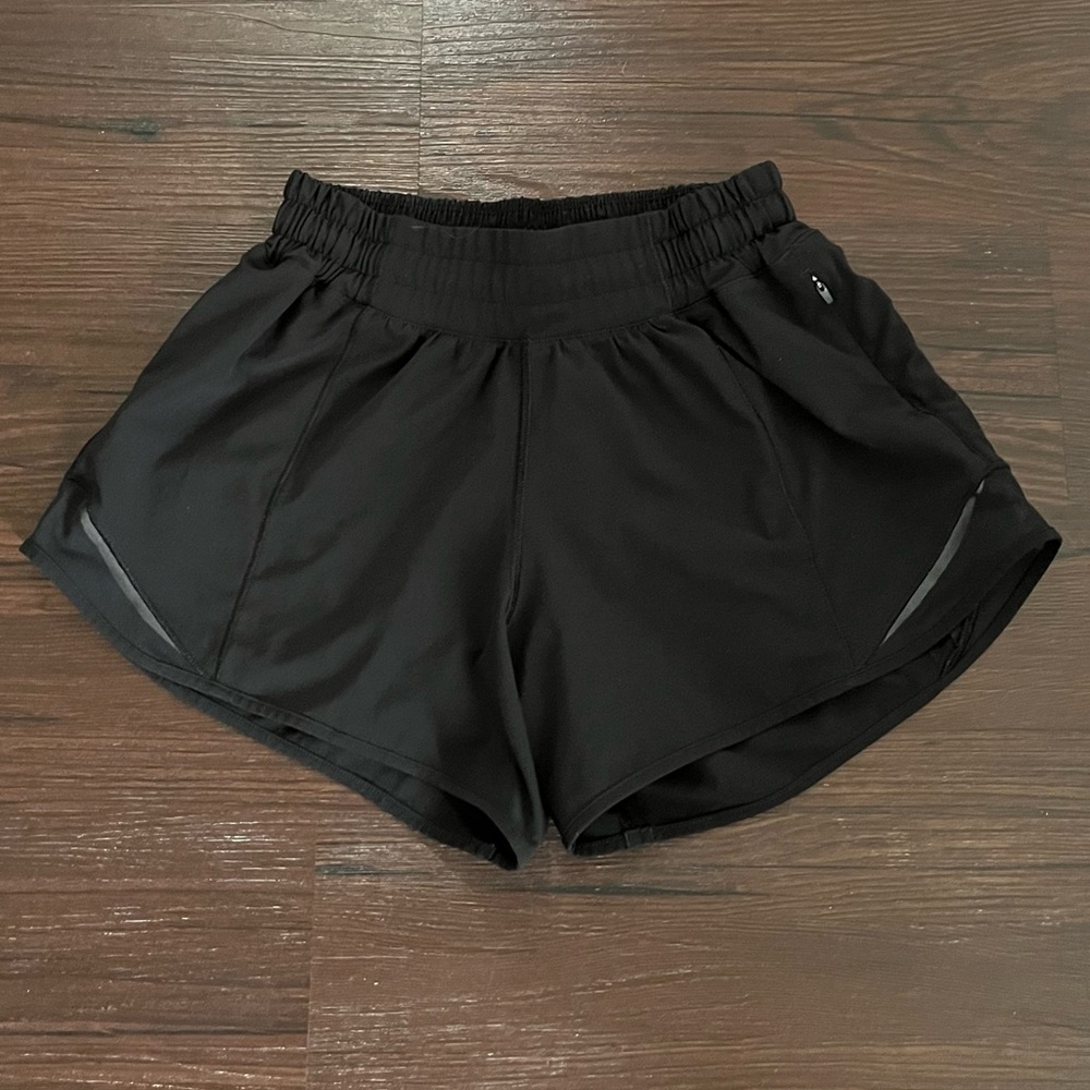 Lulu lemon Hotty Hot Low-Rise Shorts 4”